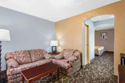 Baymont by Wyndham Mobile/Tillmans Corner image 3